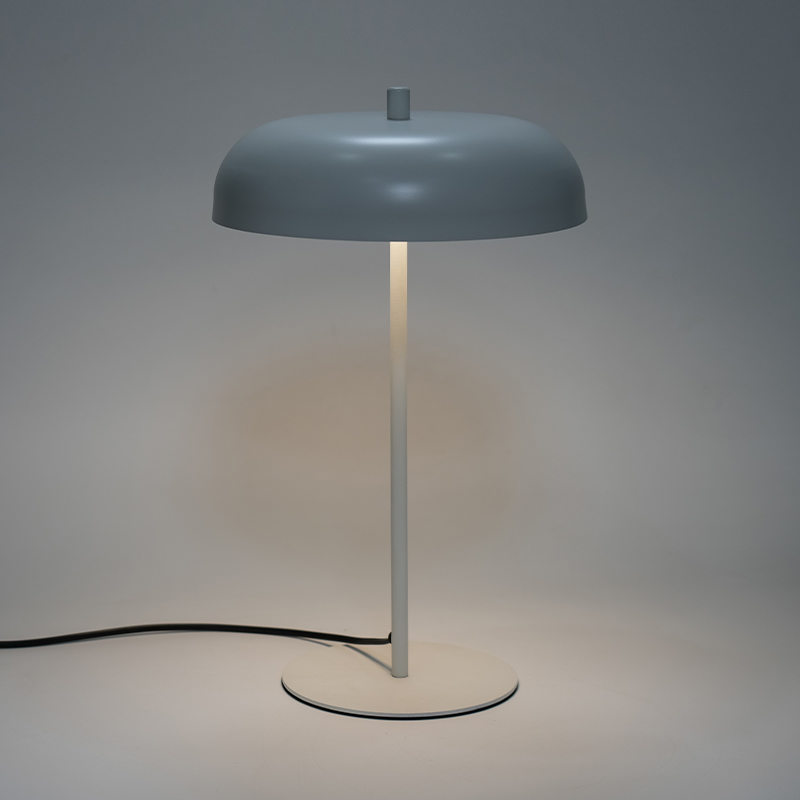 چراغ میز فلزی پرنعمت LED